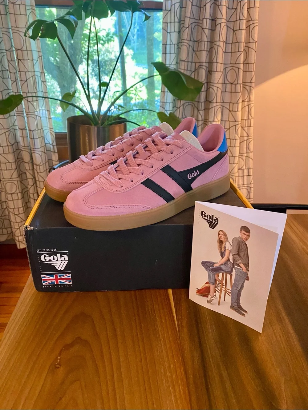 Women’s Gola Gum Bottom Sneakers. Never worn, perfect condition. Size 8